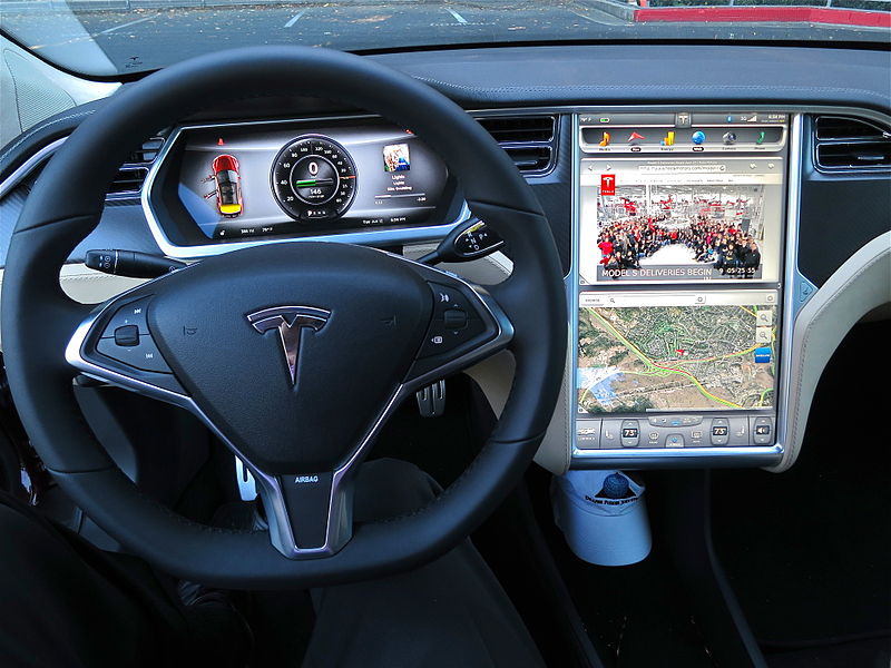 Interieur eines Tesla Model S     Foto: Steve Jurvetson /  wiki commons)